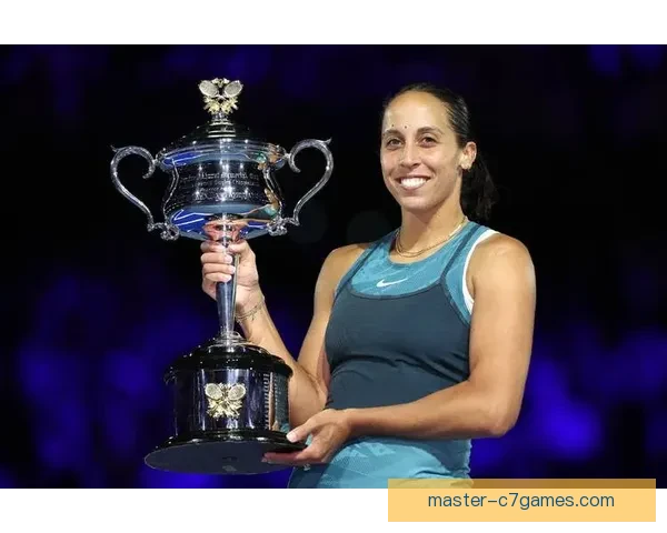 网球赛季最新战报：顶尖球员激烈对决精彩瞬间全纪录